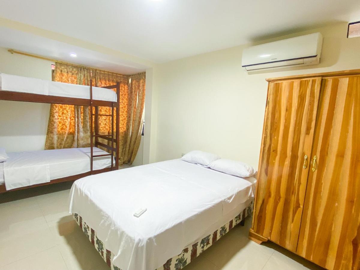 Hostal Tortuga Dorada Puerto López エクステリア 写真