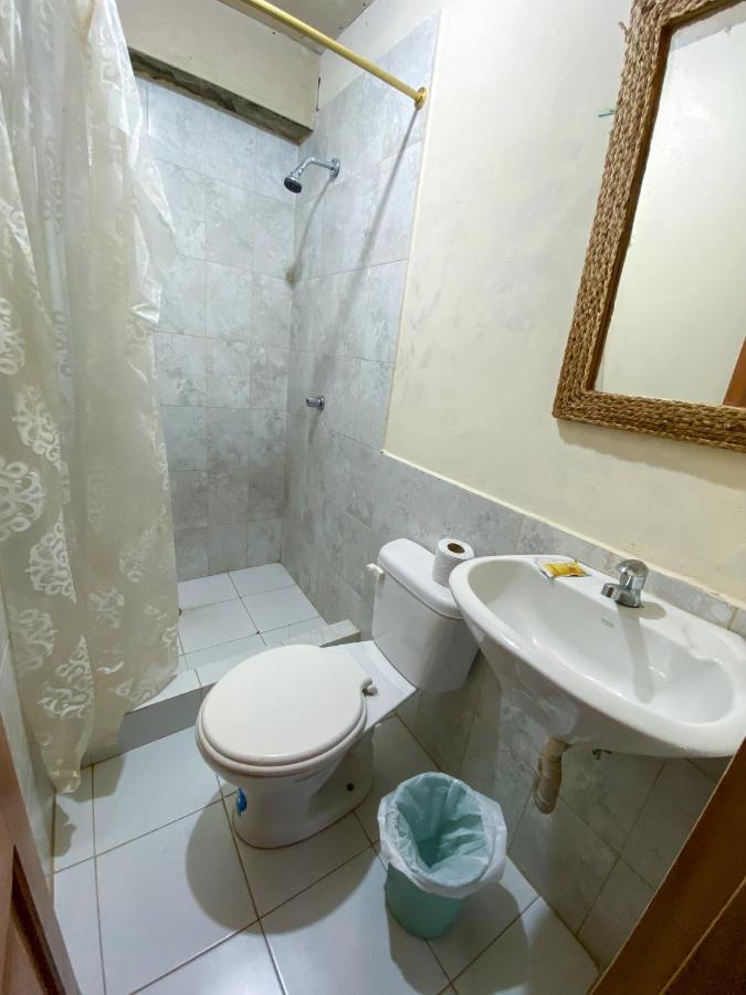 Hostal Tortuga Dorada Puerto López エクステリア 写真
