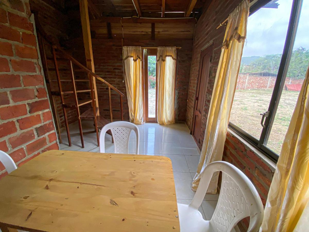 Hostal Tortuga Dorada Puerto López エクステリア 写真